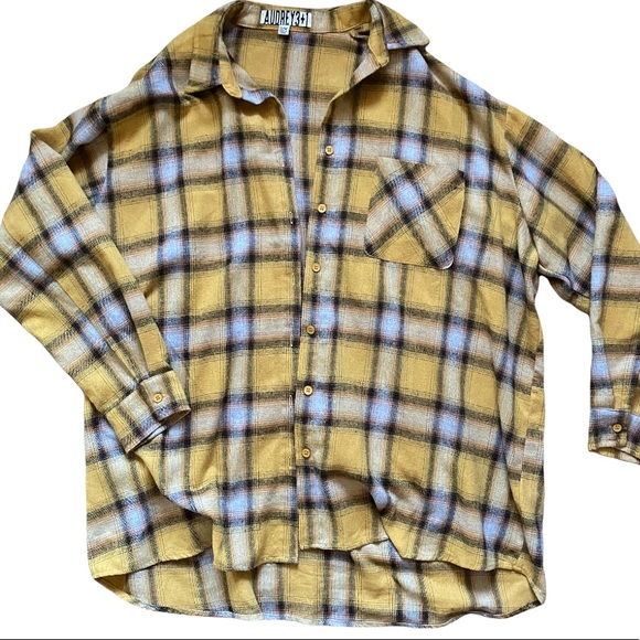 ✨Oversized Flannel✨ - Picture 1 of 5